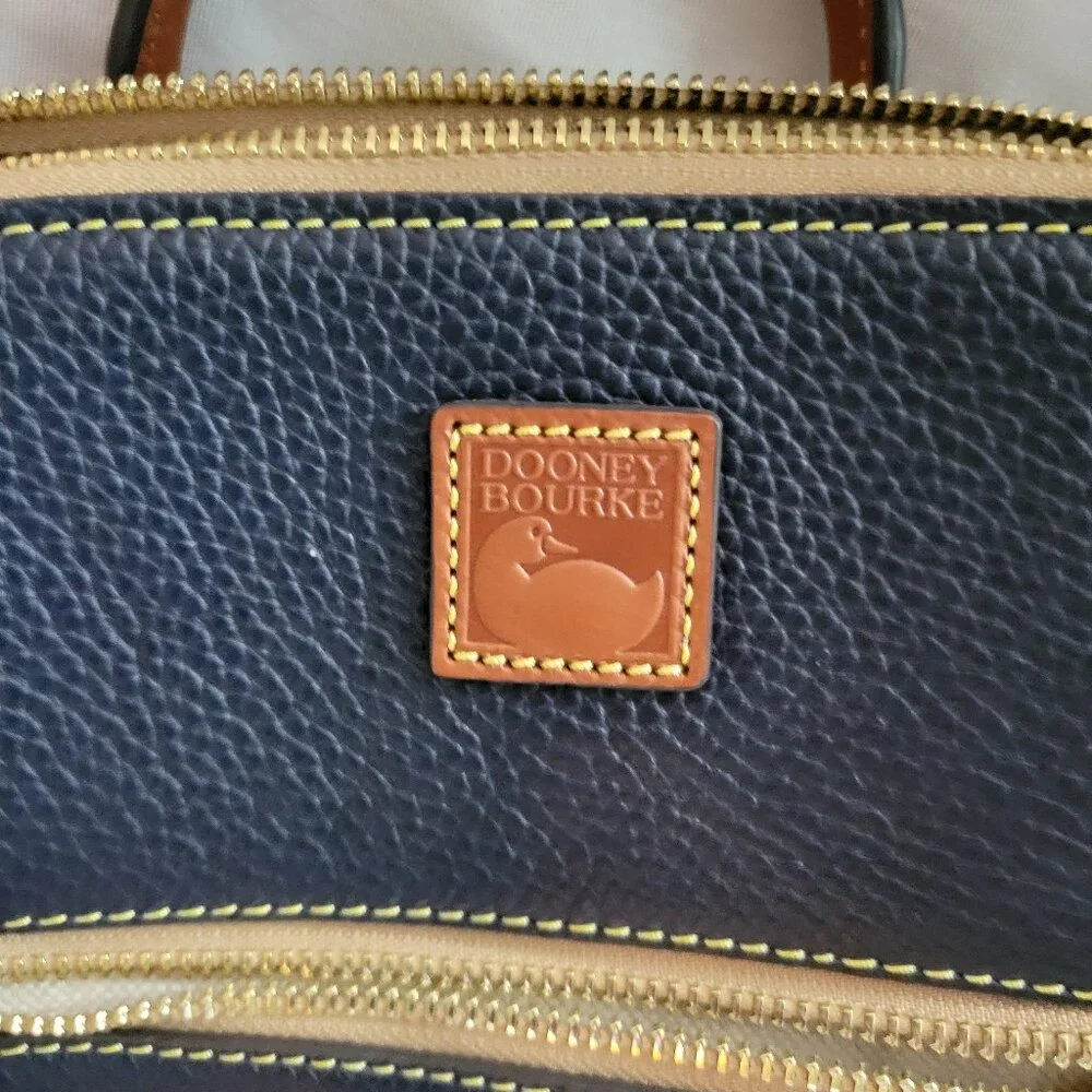 DOONEY & BOURKE Backpack with Zip Around Wallet Navy Blue Pebble Grain Leather - Picture 4 of 6